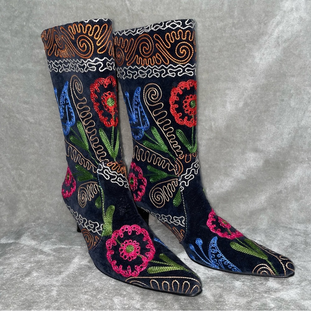 Vintage Embroideted Knee-High Heeled Boots - Black Multi